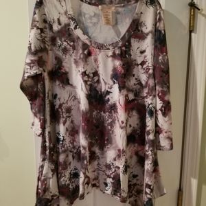 Womens long sleeve, swing, handkerchief top.